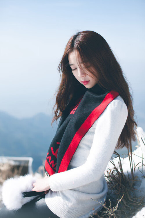 AYX官网-西甲激情夜战，精彩远射和战术变革引领潮流，西甲比赛锦集