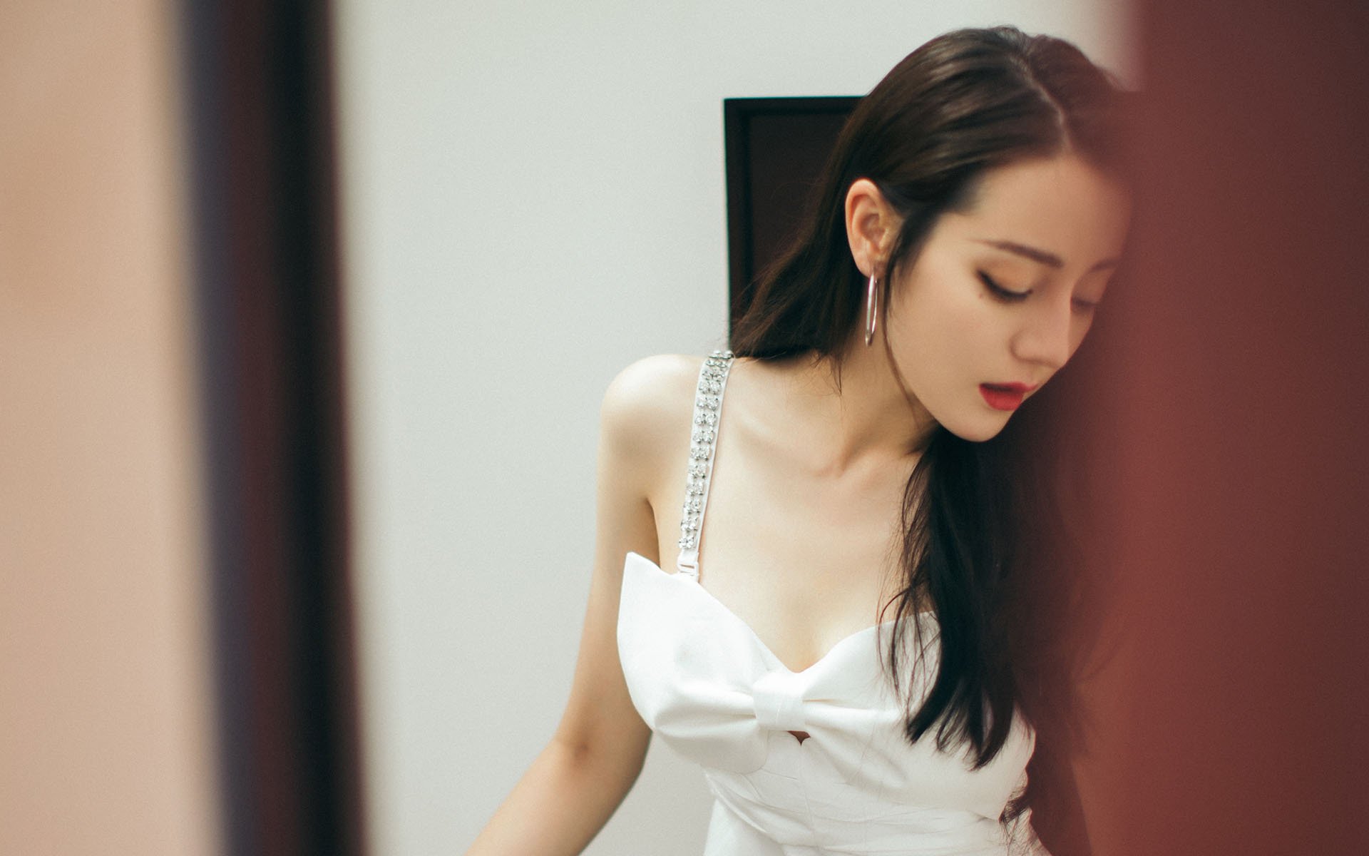 爱游戏中国官方网站平台-森林狼力克雄鹿，总决赛中爱德华兹双手暴扣点燃全场，森林狼爱德华兹身高臂展