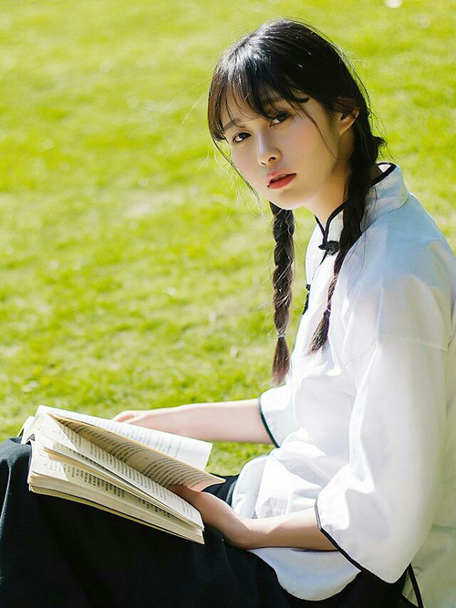 爱游戏登录入口-精彩羽毛球比赛后球员泪洒赛场，羽毛球比赛结束感言经典句子