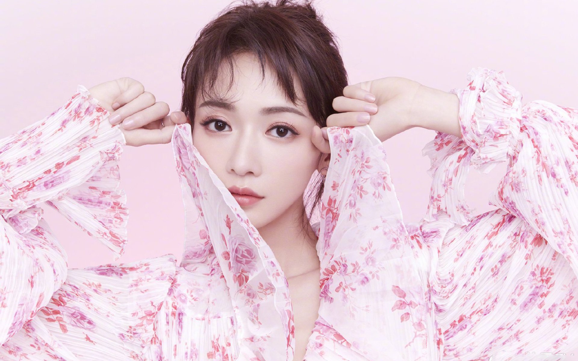 未来足球比赛技术革新,虚拟画面与AR体验融合,足球虚拟赛事