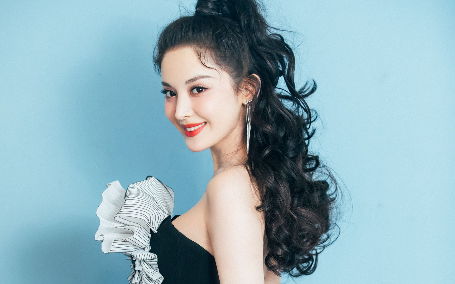 麦肯齐:无与伦比的快速反击能力使全黑队进攻如虎添翼,麦肯齐分了多少钱